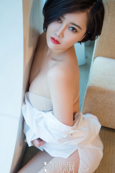 《黄金瞳》另辟蹊径发布轻物料 张艺兴携主创开启明年好运|kaiyun.com(图2) 《黄金瞳》另辟蹊径发布轻物料 张艺兴携主创开启明年好运|kaiyun.com(图2)